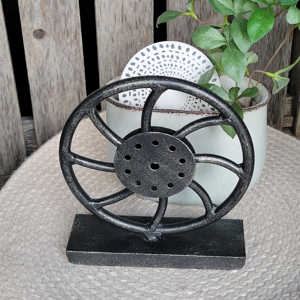 MOVIE REEL decor black brushed metal finish